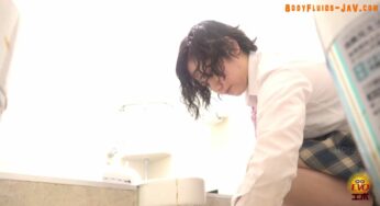 EE-608 パンティーの中に露出した下痢道具 Exposed Diarrhea Stool Inside the Panties (2022/FullHD/5.18 GB) 2.4820_EE-608