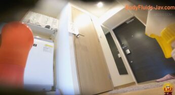 EE-499 Women Pissing in the Bathroom バスルームで小便をしている女性 (2021/FullHD/4.82 GB) 1.4465_EE-499
