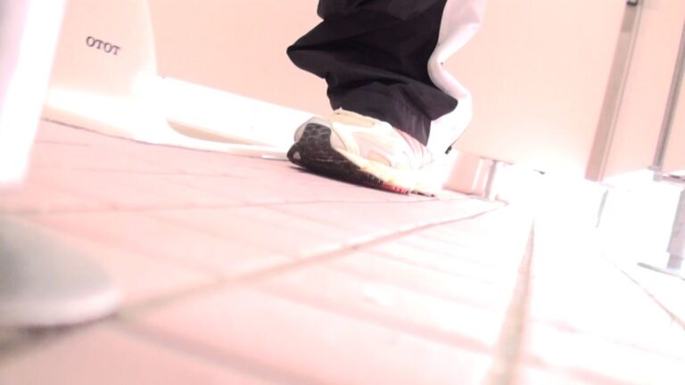 BFJP-28 スポーツクラブのトイレ、うんこやおしっこ Toilet in a Sports Club, Pooping and Peeing Uncensored (2023/FullHD/453 MB) 1.5305_BFJP-28