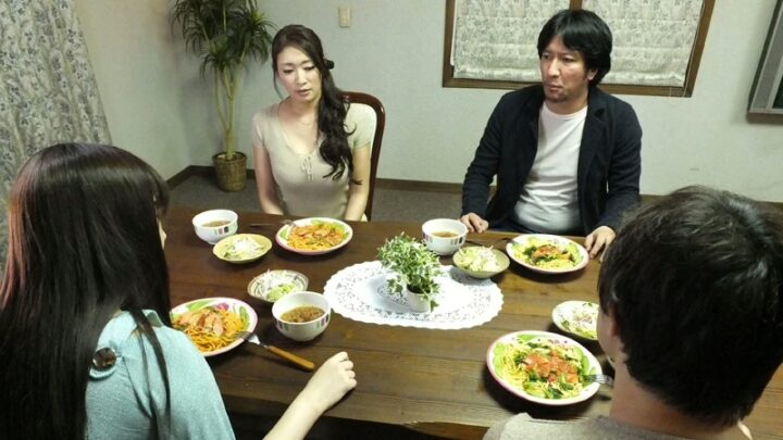 Screenshot 2 from GVG-298 Kobayakawa Reiko: Raped by Lewd Siblings, Pleasure with Stepmother – Gloorie Quest (GQE) – Imprisonment and Restraint