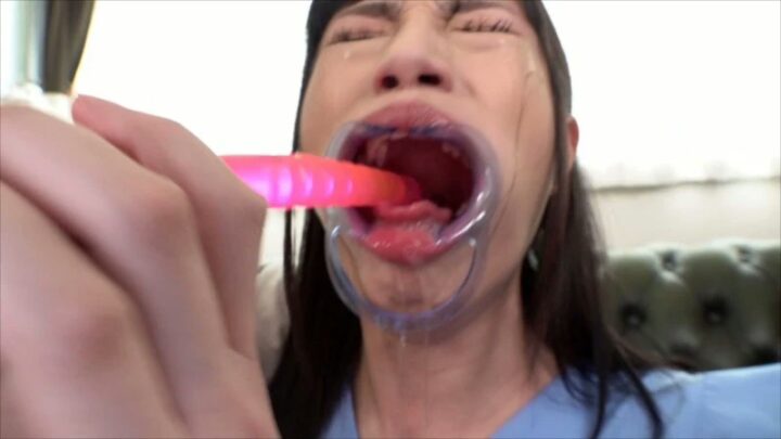 XRW-728 Nakajou Kanon: Throat Invasion, Deep Throating, Long Body, Real Handjob, Slender Beauty, Facial and Zermatt Irama のスクリーンショット 19