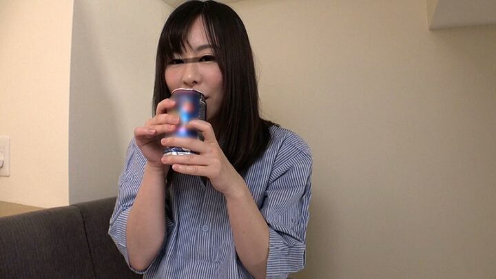 Screenshot 9 aus DANDY-660 Makimura Yuzuki: ‘I’m Too Sensitive and Scared of Sex’ – A Shy College Girl Turns Into a Horny Yamimama at a Hotel with Two Guys… Schoolgirls Gal Costume Amateur Re-casting / Fetish Clan Incest Roleplay