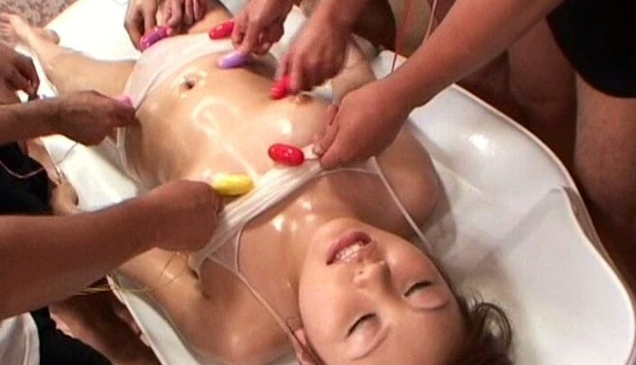 Screenshot 9 from NHDT-698 Soaking Wet Esthetician Han 5: Hoshikawa Mami, Momori Tae, Aida Madoka, Kasumi Anna, Teodori Mina Natural High