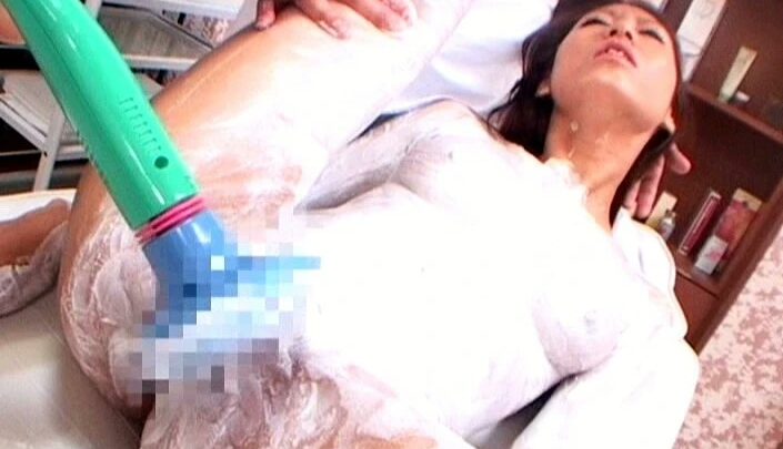 Screenshot 4 from NHDT-698 Soaking Wet Esthetician Han 5: Hoshikawa Mami, Momori Tae, Aida Madoka, Kasumi Anna, Teodori Mina Natural High