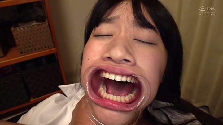Screenshot 2 from DFE-033 Takanashi Yua: Private Punishment FEARLESS SM Lolita Humiliation