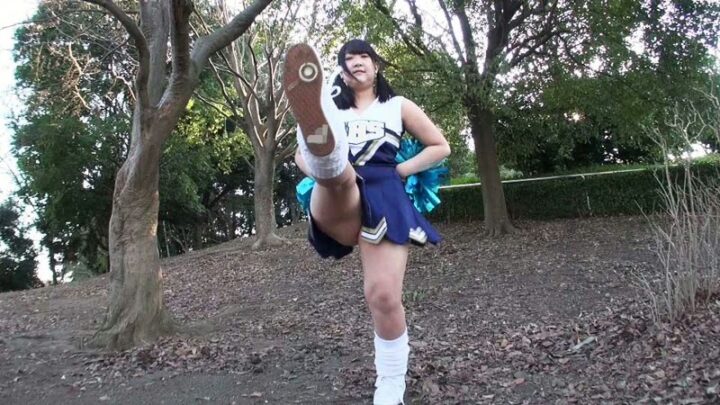 Screenshot 20 aus PCHD-005 Oota Tomoko Mesubuta Seifuku Junan 5-ninme: Irarama Kikaku Skatolo Jyakura Kumo Kumi Extreme Blu-Ma Iraramachio School Girls