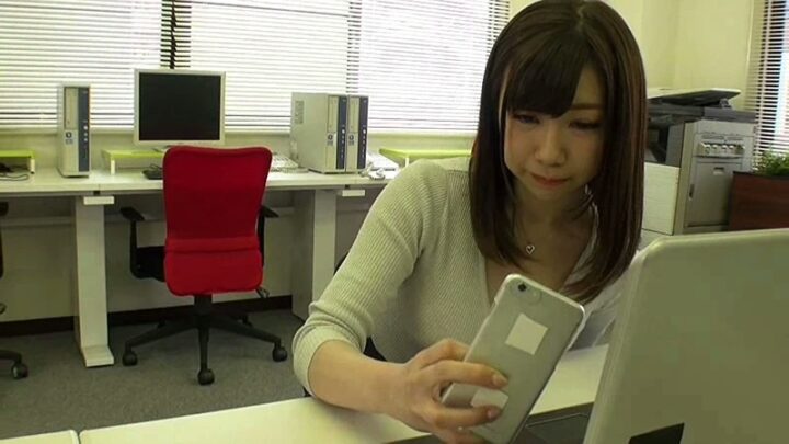 Screenshot 21 from AVSA-098 Ooura Manami’s Sexy Videos Posted on SNS Are Discovered by Coworkers, Causing a Frenzy – Huge Breasts, Horny Office Lady in Costume – AVS Collectors