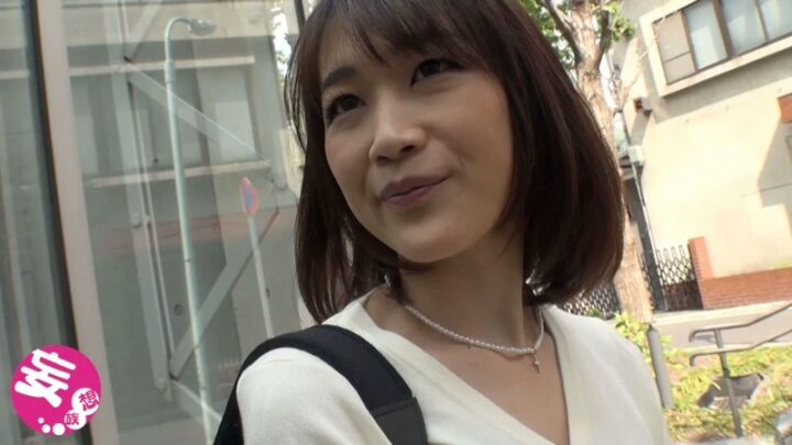 Screenshot 11 from BIJN-077 Bijin Majo 77: Uraura, 35-Year-Old Married Woman, Mini Skirt Beauty