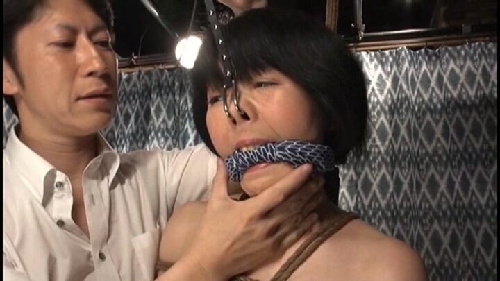 Screenshot 4 from CMC-224 Ueshima Mitsuko’s Plump Thighs, Lactating Mother Milk 3 Person Wife, Mature Woman 135 Minutes Collect