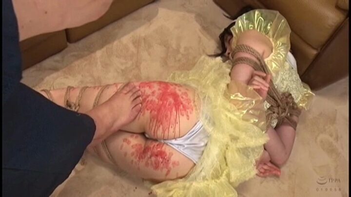 Screenshot 5 from CMC-226 Hazuki Momo: Trapped in the Meaty Abyss – Female-Directed SM Artist Mahiro Uchida 110-Minute Collect Training
