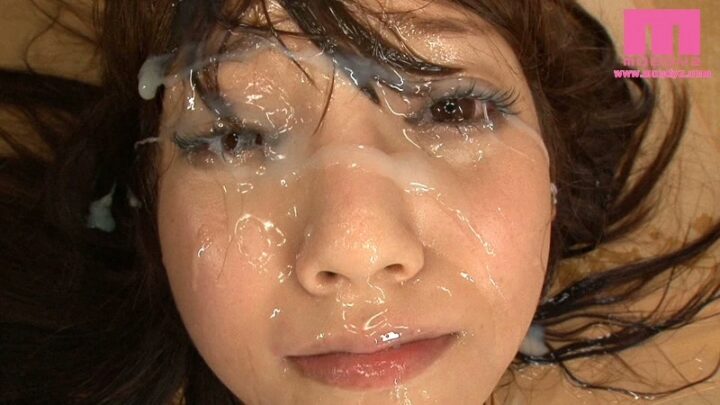 Screenshot 6 from MIGD-437 Mizuna Rei Bukkake Dormitory: Facial and Handjob, Forced Bukkake