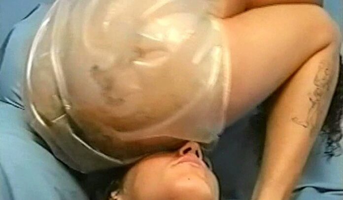 Screenshot 4 from BDMD-101 CHANGE MY DIRTY DIAPERS Other Scat Skatolo Alpha International