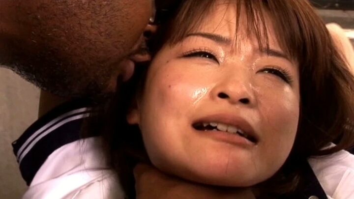 Screenshot 21 from BKD-01 持月香奈、春香悠：黑男人的巨大对决 vs. 丰满母亲 - 巨乳禁忌母子乱伦