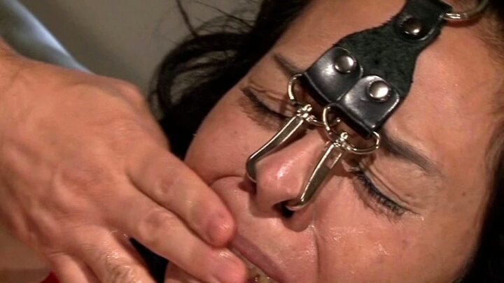 Screenshot 21 from GMED-057 Tsuki Hoshiko Returns! Extreme Ero Tortures Her Husband and Mature Women