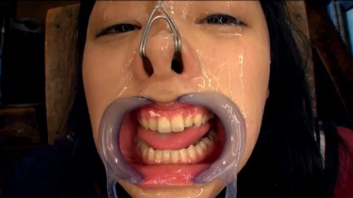 Screenshot 2 aus REAL-426: Suzured Girl, Azumi Nana, Deep Throating - REAL WORKS Iramachio