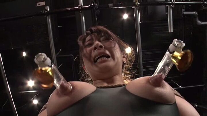 Screenshot 6 from XRW-505 押しマシチョク部ドマゾウ恐怖: 乳房被虐与痛苦 - 川上切江, 永谷川玛, 191分钟, 微乳, 南村那子, 真实, 调教, 阿克梅月野优莉亚, 星咲怜美, 川崎切江