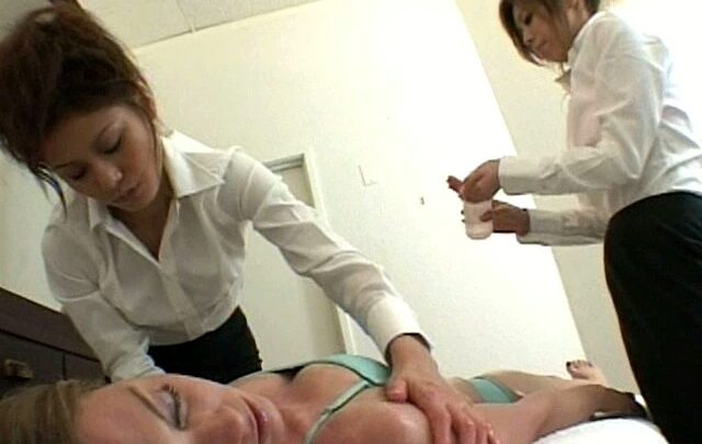 Screenshot 12 from DANDY-042 Dandy The Watashitachi Who Are International Female-Only Spa Massage Therapists Other Lesbian Dandy Yoshino and Other Lesbians