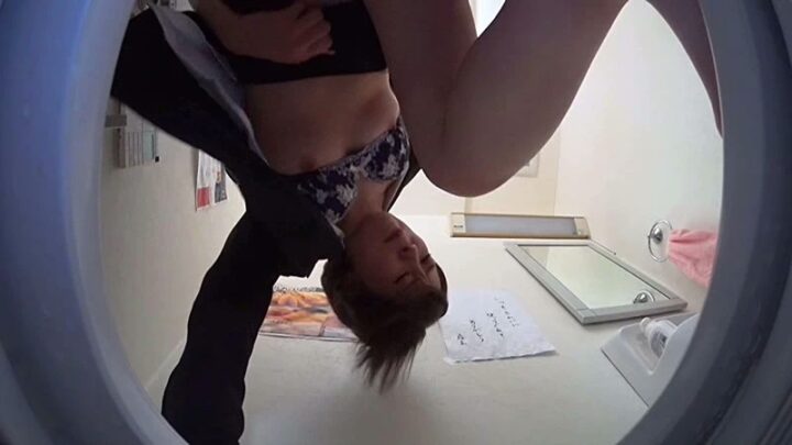 Screenshot 18 from DANDY-489「你不會後悔這個惡作劇吧？」戲弄一個容易上當的女孩，讓她困惑並讓她高潮 - 柏山帕塞里、Rez 和其他人