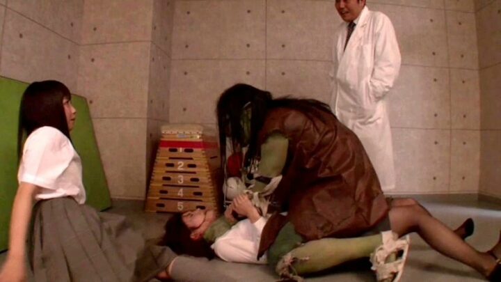 Screenshot 14 aus DVDES-659 Kawai Kan, Hoshino Tsumugi, Kairi Akemi: Alien Academy - Übermächtiger Penisangriff, Massive Ejakulation, Orgasmische Folter
