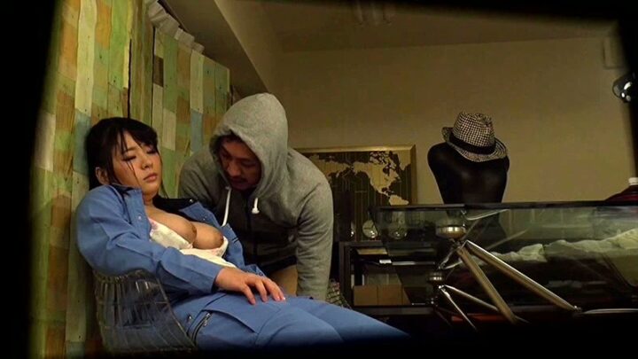Screenshot 10 from FAA-168 夜爬：一个汗流浃背的清洁工的午夜魅力，129分钟