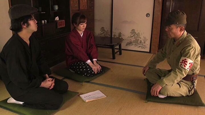 Screenshot 21 from HBAD-361 Yoshikawa Aimi: La Elegante Belleza Heisei - Traicionada Frente a Su Esposo por los Soldados Militares... Mujer Casada, Mujer Madura