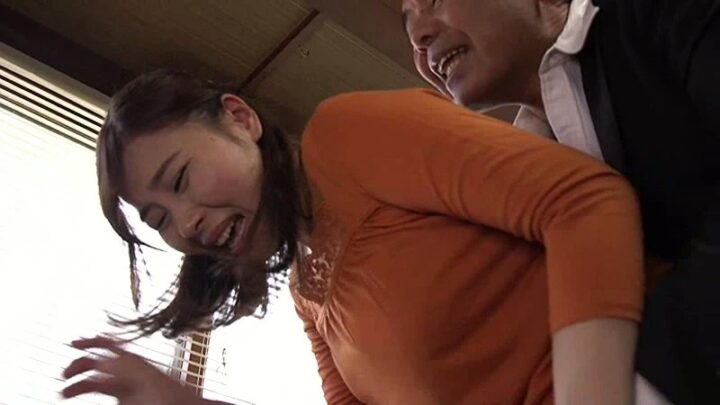 Screenshot 21 aus HBAD-369 Ogawa Momoka Babe: Showa Schönheit - Ein geheimes nächtliches Ritual des Dorfes, wo städtische Ehefrauen verführt werden und Männer auf dem Land der Versuchung nicht widerstehen können, was zu verbotenen Nächten und einem klimaktischen Racheplan von Raseimon führt.