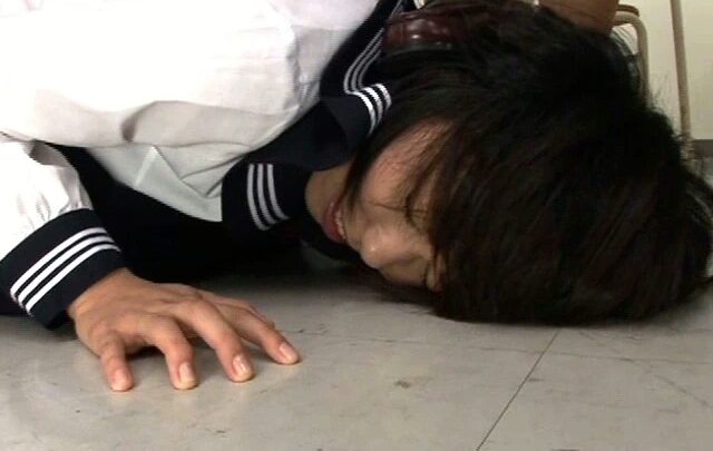 Screenshot 20 from IESP-225 澤井真帆 爆炸內衣：其他羞辱，極端女學生