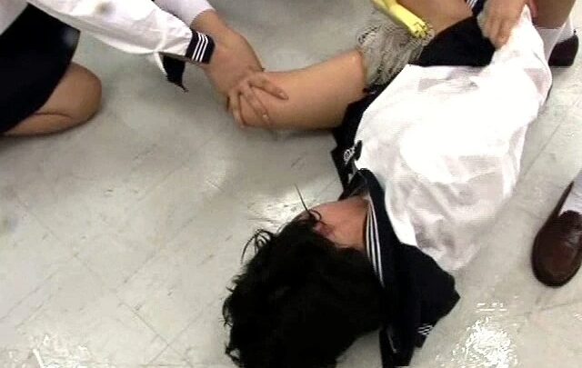 Screenshot 18 from IESP-225 澤井真帆 爆炸內衣：其他羞辱，極端女學生