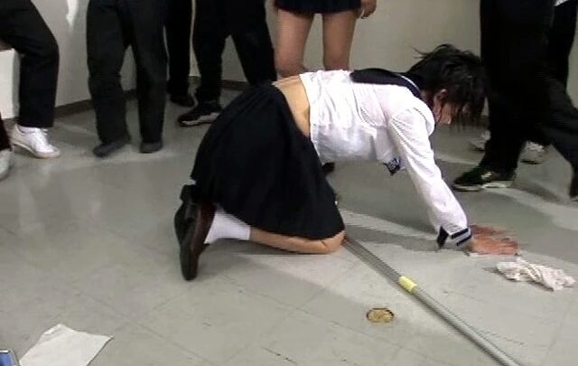 Screenshot 15 from IESP-225 澤井真帆 爆炸內衣：其他羞辱，極端女學生