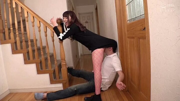 Screenshot 19 from MANE-015 Hamasaki Mao Completely Transformed into an M Man: Real-Life Humiliation and SM with Akinori