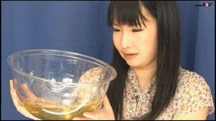 Screenshot 13 from MASD-015 Scat Debut: Enema and Messy Play