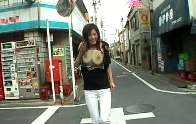 Screenshot 12 aus NHDT-469 Tachibana Riko Puchi Debut 120-Minute Actress