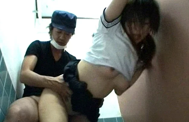 Screenshot 5 aus NHDT-501 Toiletten-Einlauf-Perversion 7: Anderer Einlauf