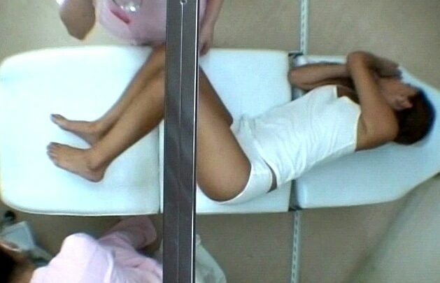 Screenshot 21 aus NHDT-536 Natural High Anal Douching Clinic 2: Unvergessliche Onanis, die im Dickdarm zum Höhepunkt kamen, plus andere Fetische 90 Minuten