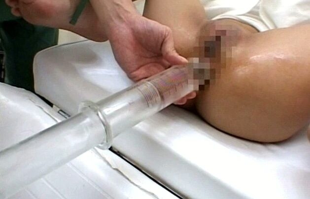 Screenshot 9 aus NHDT-536 Natural High Anal Douching Clinic 2: Unvergessliche Onanis, die im Dickdarm zum Höhepunkt kamen, plus andere Fetische 90 Minuten