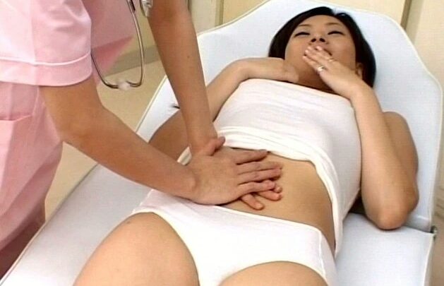 Screenshot 18 aus NHDT-536 Natural High Anal Douching Clinic 2: Unvergessliche Onanis, die im Dickdarm zum Höhepunkt kamen, plus andere Fetische 90 Minuten