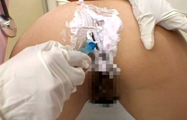 Screenshot 17 aus NHDT-536 Natural High Anal Douching Clinic 2: Unvergessliche Onanis, die im Dickdarm zum Höhepunkt kamen, plus andere Fetische 90 Minuten