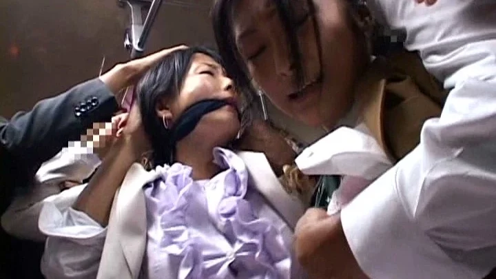 Screenshot 6 from NHDT-894 学校里的公开羞辱：窒息、呕吐和灌肠 - 与女学生的深喉和肛门游戏
