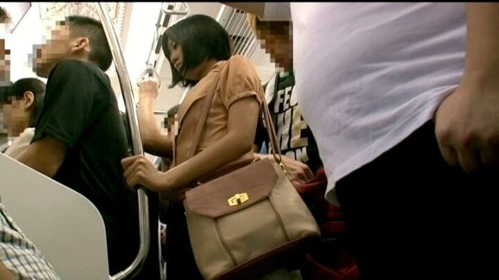 Screenshot 21 from NHDTA-306 Pervert de Choque Eléctrico: Locura del Cuerpo Femenino, Molestador en el Tren Oohori Kana, Kohaku Uta