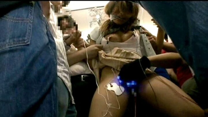 Screenshot 4 from NHDTA-306 Pervert de Choque Eléctrico: Locura del Cuerpo Femenino, Molestador en el Tren Oohori Kana, Kohaku Uta