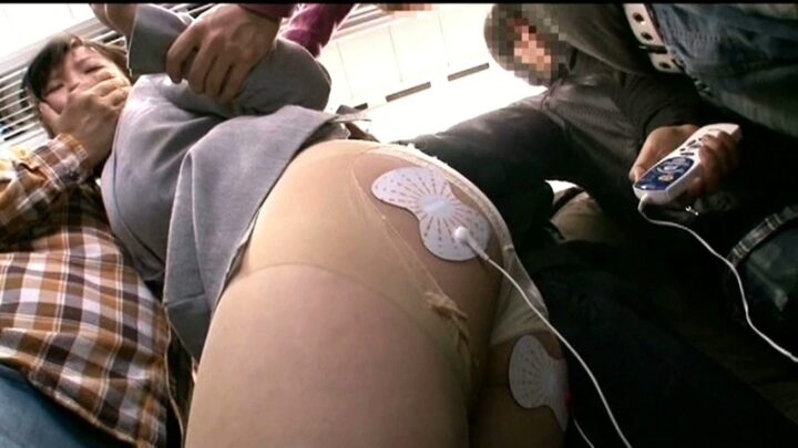 Screenshot 17 from NHDTA-357 Denryoku Iki Joshitai Kyōran Ressha 2: Shiofuki 220 Pun, Gokyō Planning, Obasan Squirting, Tomoda Ayaka, Hatsuki Nozomi, Maeda Hina