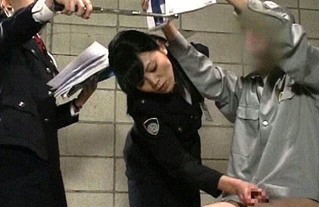 Screenshot 2 from SDDE-148 Traitement sévère d'un agent de la jeunesse par une fille délinquante - SOD Create (Soft On Demand)