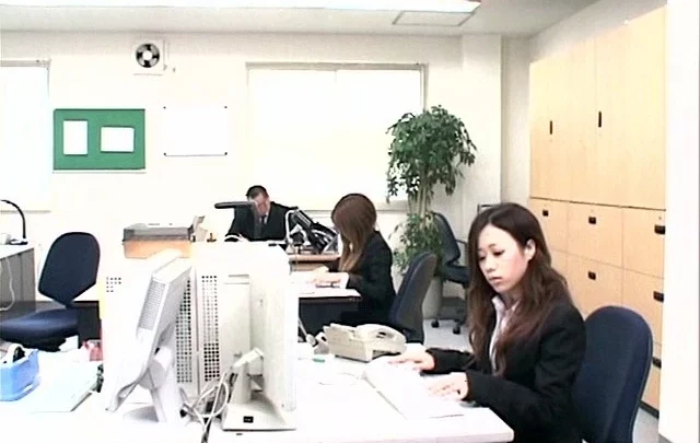 Screenshot 21 aus SDMS-428 Brüste Acme Kostüm 2 - Kawashima Yuu und Andere