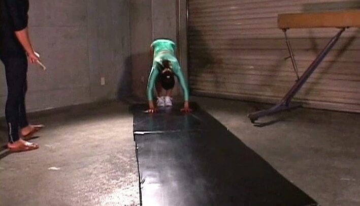 Screenshot 20 from SDMS-602 Shiratori Mirei: Aspiración de Culturismo Femenino, VOL.3 - Entrenamiento Muscular Intenso, Placer, y Más Vecinos, 135 min