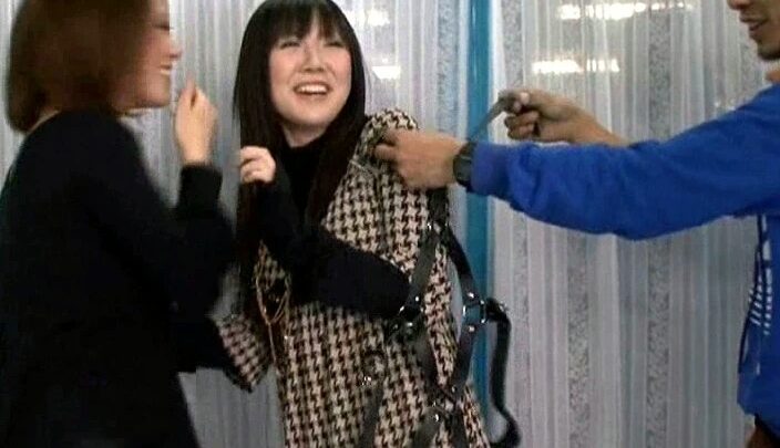 Screenshot 16 from SDMS-667 Genzou SOD Magic Mirai号 × BABA★ZA★BABIQU : Tokyo Girls in Clothes... Scat Amateur BLACK SOD