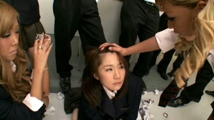 Screenshot 18 from SDMT-461 Nonaka Anri : Classe d'initiation au gangbang - Anri et d'autres étudiantes victimes de viol