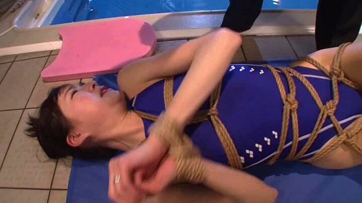 Screenshot 20 from SDMU-215 Suzukawa Ayane: Istruttrice di nuoto, Seno legato stretto, Allenamento SM di Sawada Soene, Sesso violento, Abbigliamento di tortura 180 min