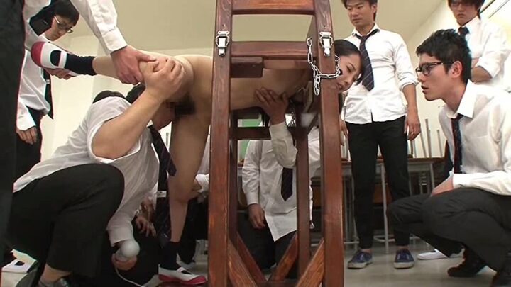 Screenshot 10 from SDMU-217 Schoolgirl Punishment 5: Uzomi Mai’s Restraint Orgy