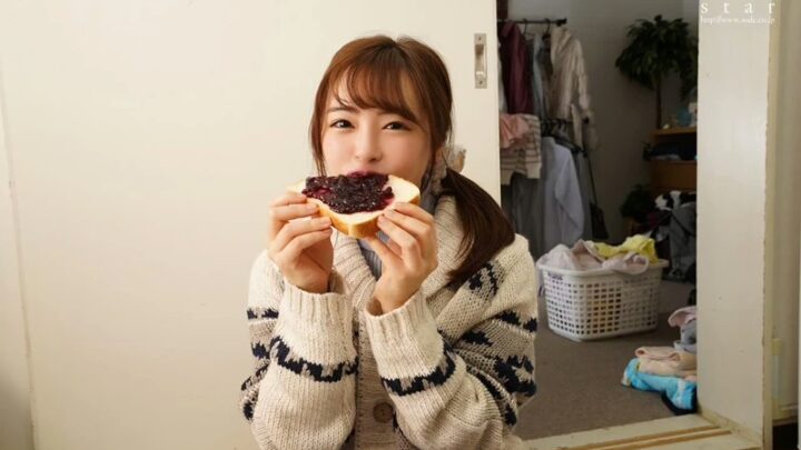 Screenshot 16 from STARS-056 Ogura Yuna: Three Days After Reconciliation, My Younger Girlfriend Comes Back to Me and Gives Daily Blowjob Training