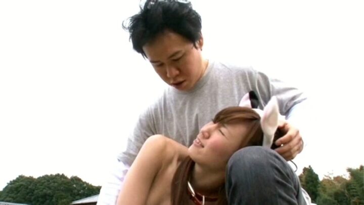 Screenshot 20 from SVDVD-211 若葉くるみ：羞辱 - 人狗秀户外暴露，女仆风格挑逗，训练及其他场景